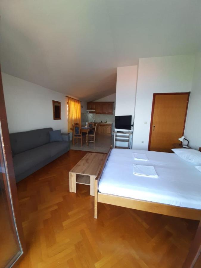 Apartments Ivanka Starigrad Paklenica Dış mekan fotoğraf