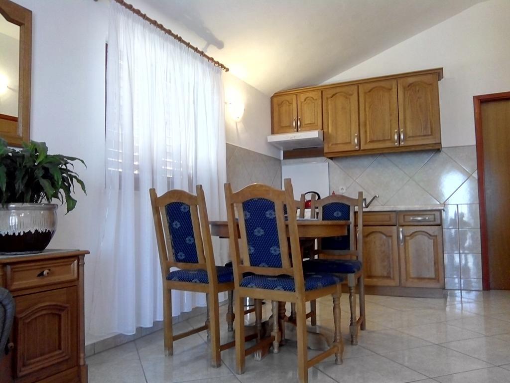 Apartments Ivanka Starigrad Paklenica Oda fotoğraf